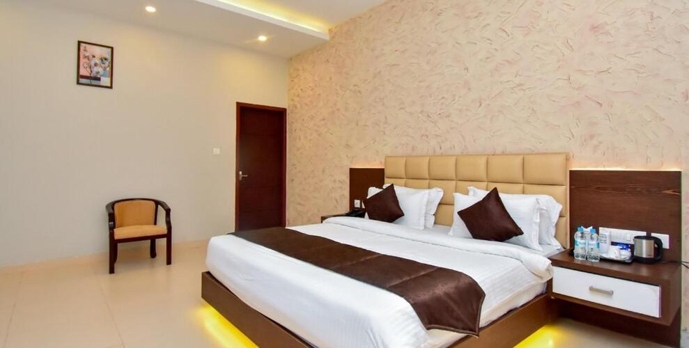 Hotel Le Sapphire Султан Батери Екстериор снимка
