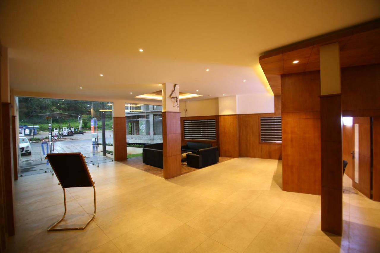 Hotel Le Sapphire Султан Батери Екстериор снимка