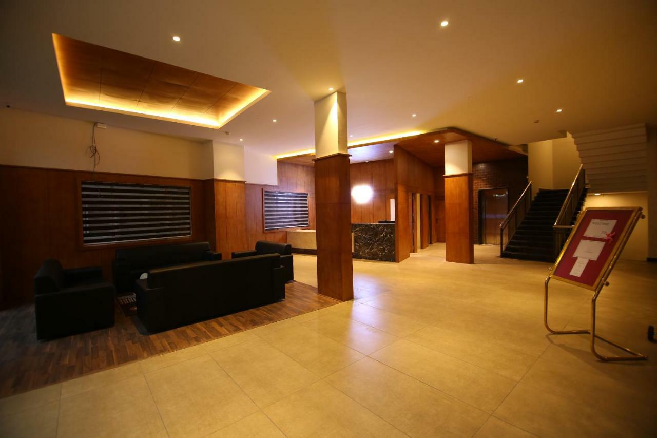 Hotel Le Sapphire Султан Батери Екстериор снимка