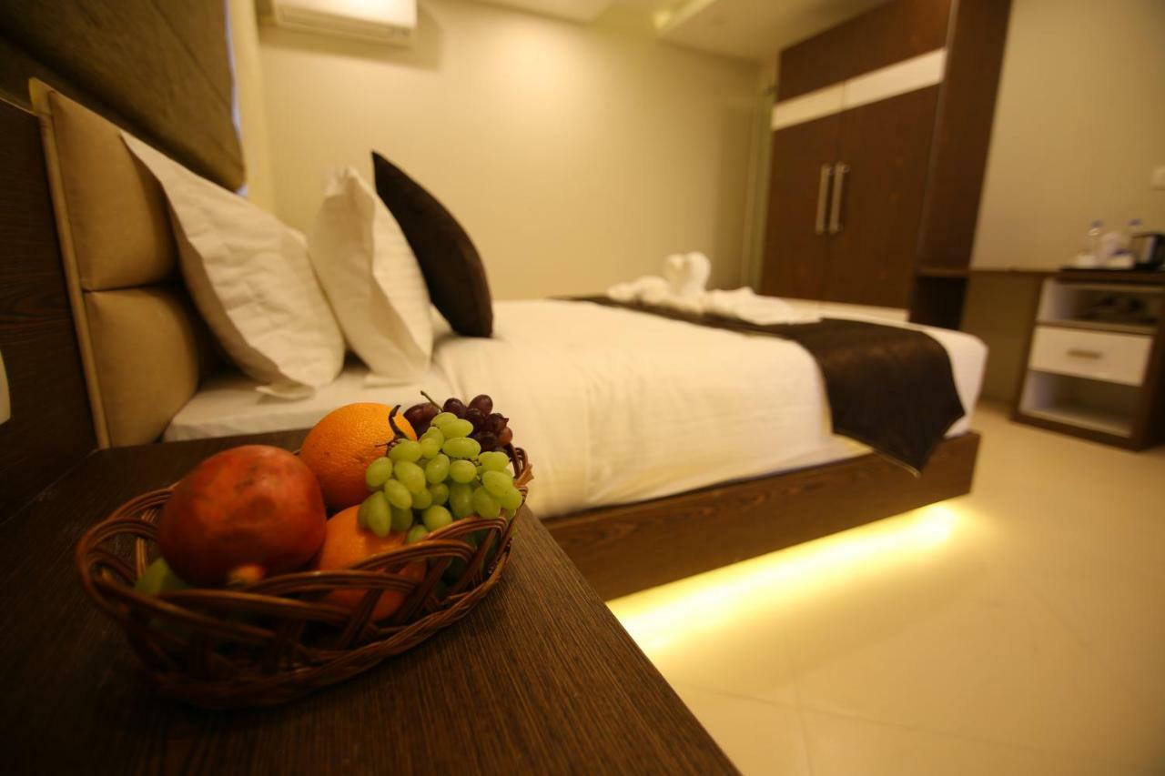 Hotel Le Sapphire Султан Батери Екстериор снимка