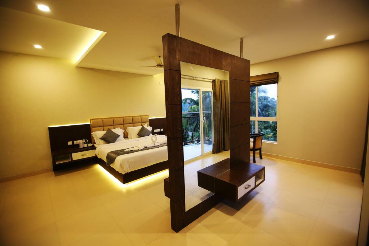 Hotel Le Sapphire Султан Батери Екстериор снимка