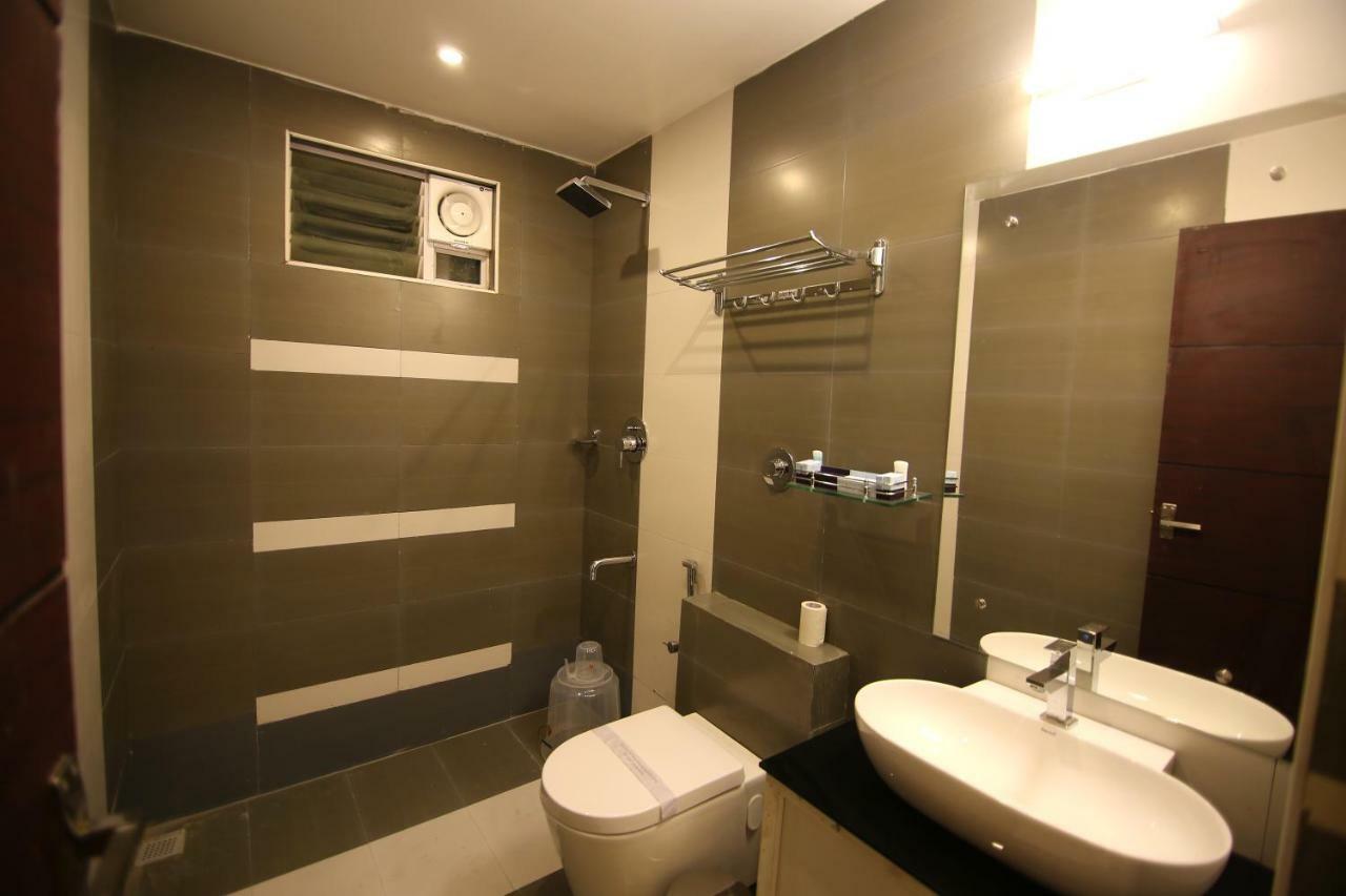 Hotel Le Sapphire Султан Батери Екстериор снимка
