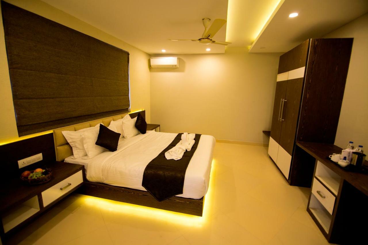 Hotel Le Sapphire Султан Батери Екстериор снимка