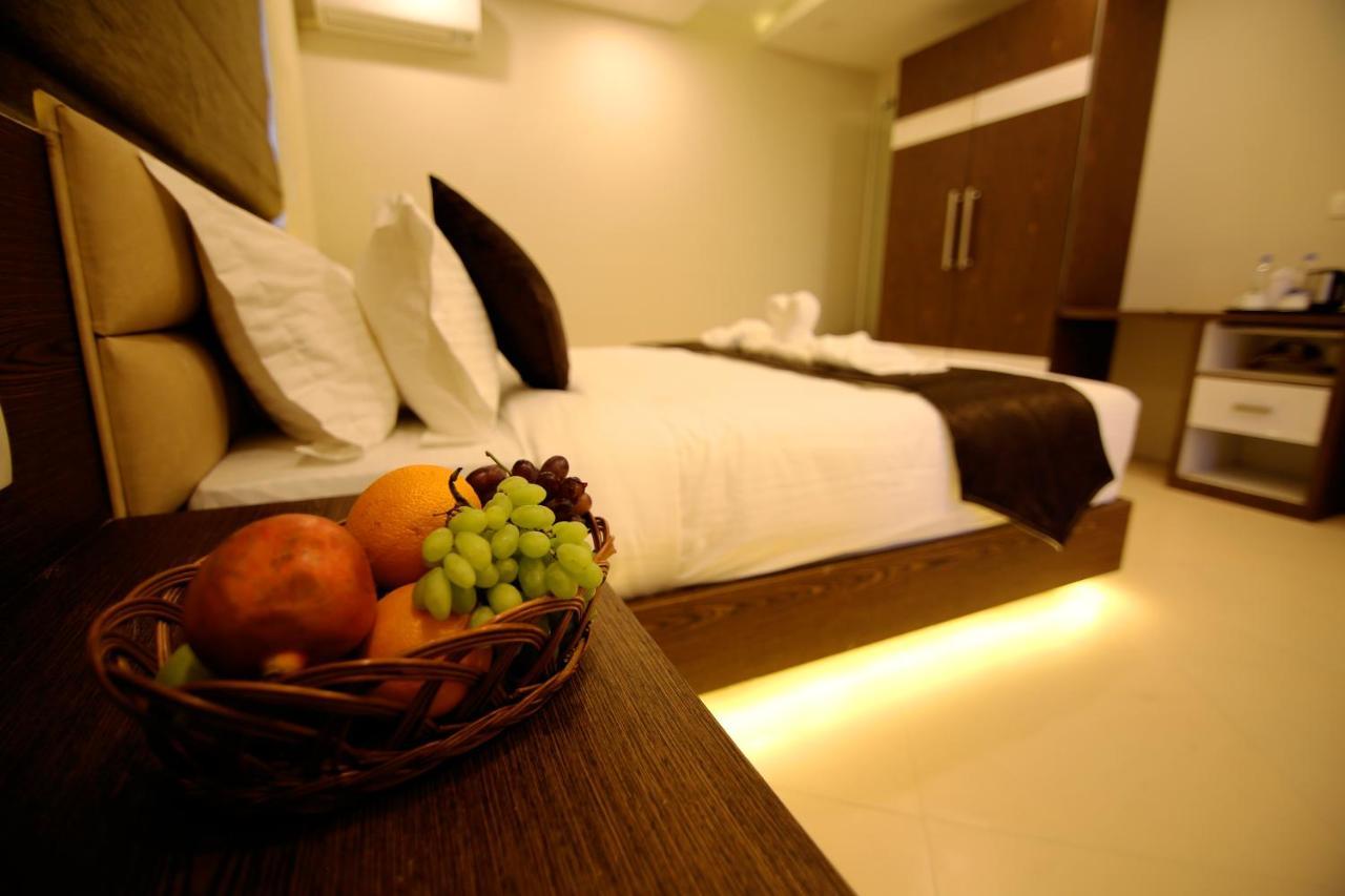 Hotel Le Sapphire Султан Батери Екстериор снимка